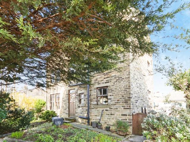 House for sale in Frizinghall, West Yorkshire