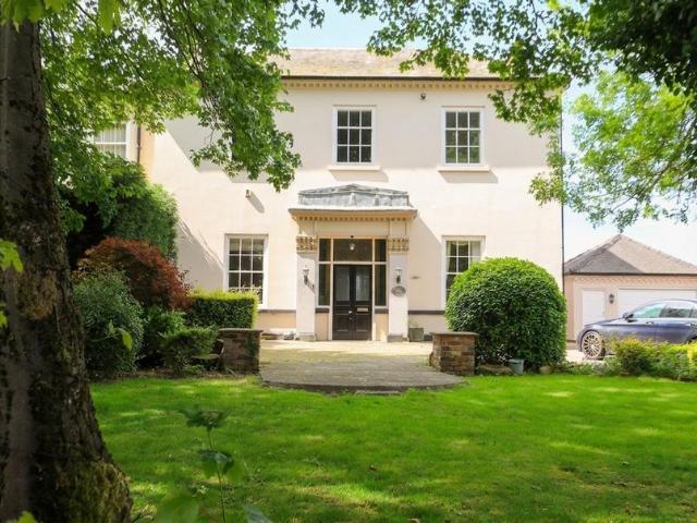 House for sale in Aston cum Aughton, Aston