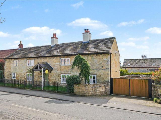 House for sale in Walton, West Yorkshire
