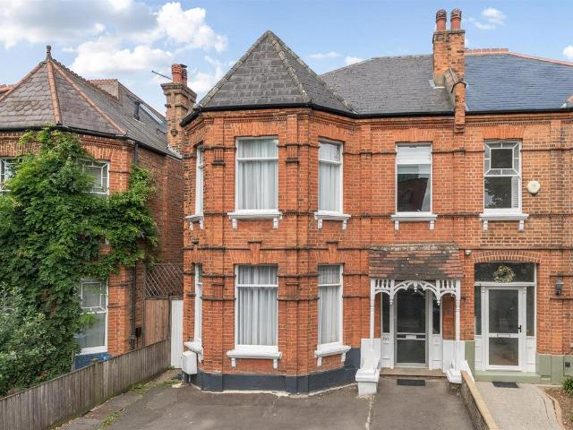 House for sale in Brondesbury Park, Greater London