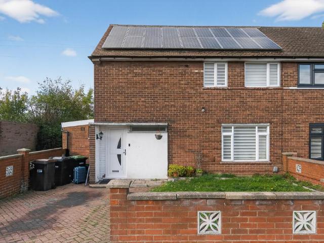 House for sale in Farley Hill, Spring Park