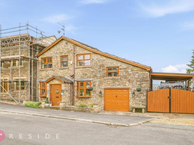 House for sale in Buckley, Burnedge