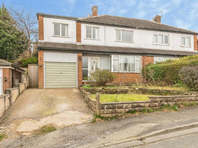 House for sale in Almondbury, West Yorkshire