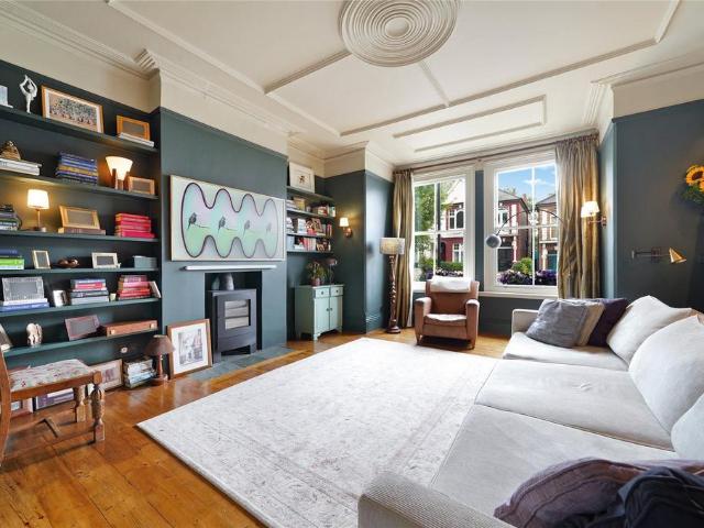 House for sale in Kilburn, Greater London