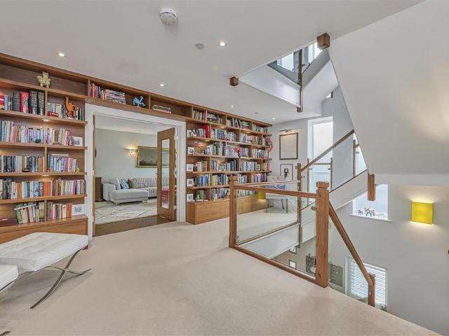 House for sale in Balham, Greater London