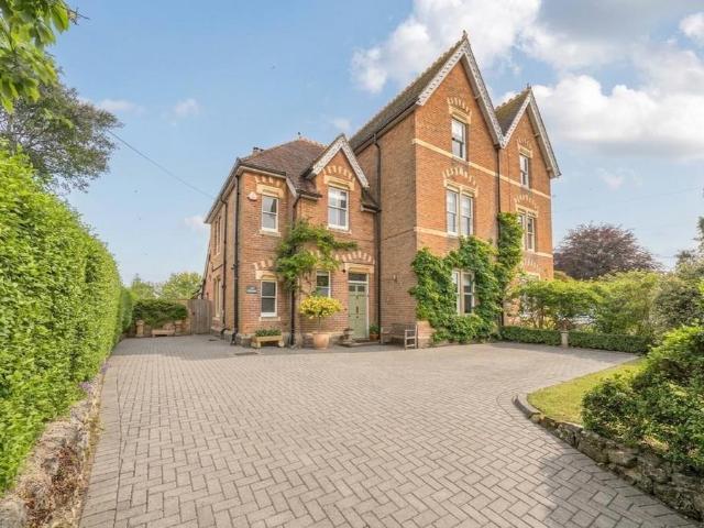 House for sale in Devizes, Wiltshire