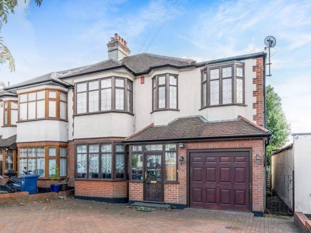 House for sale in East Barnet, Greater London