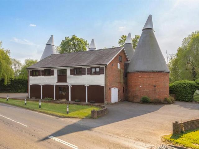 House for sale in Capel, Sandown Park