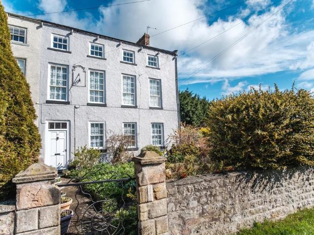 House for sale in Brompton-on-swale, North Yorkshire