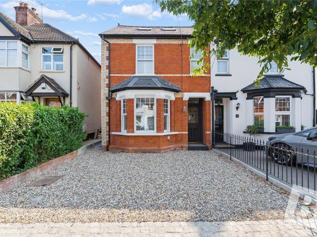 House for sale in Pilgrims' Hatch, Navestock Side