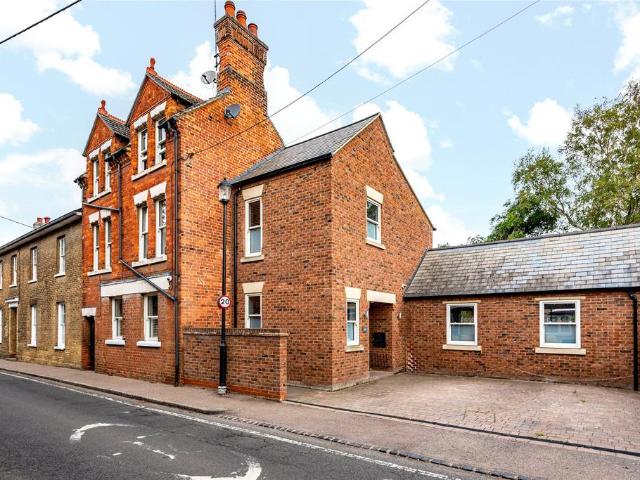 House for sale in Harrold, Bedford
