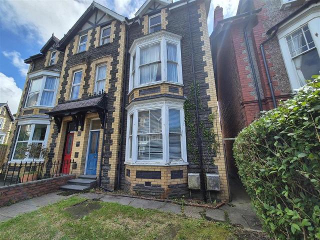 House for sale in Waun Fawr, Wales