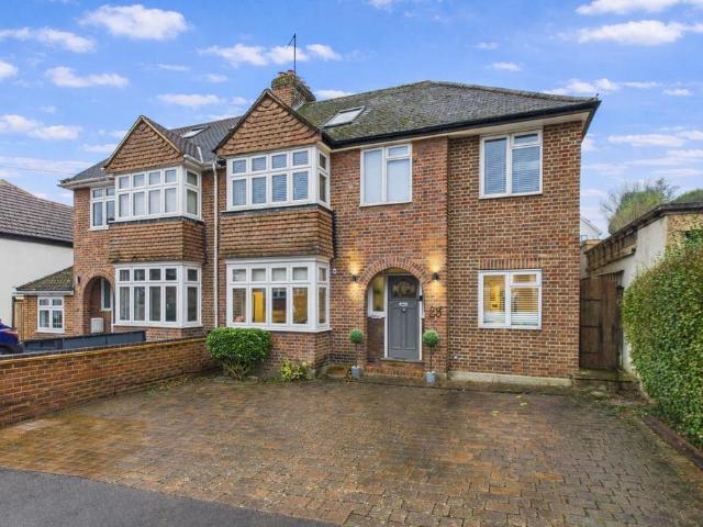 House for sale in Manor Estate, Pouchen End