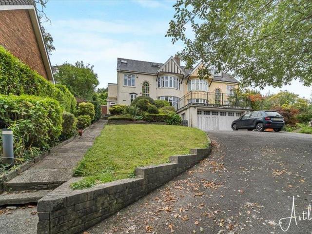 House for sale in Cimla, Neath