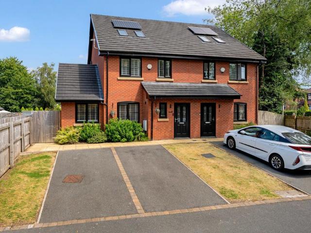 House for sale in Ellenbrook, Salford