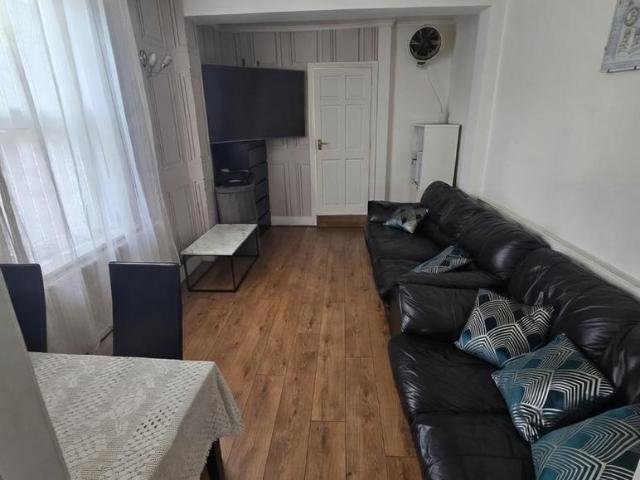 House for sale in Berrylands, Greater London