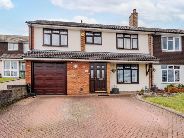 House for sale in California, Dunstable