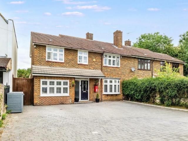 House for sale in South Ockendon, Essex