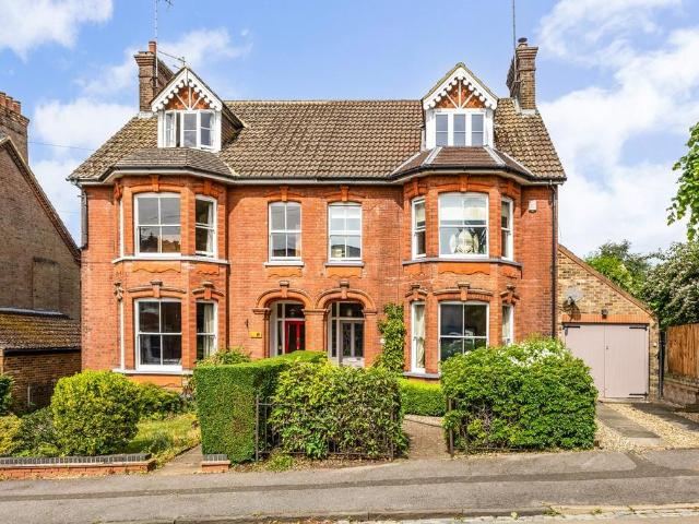 House for sale in Roundwood, Five Acres