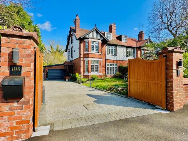 House for sale in Roe Green, Salford