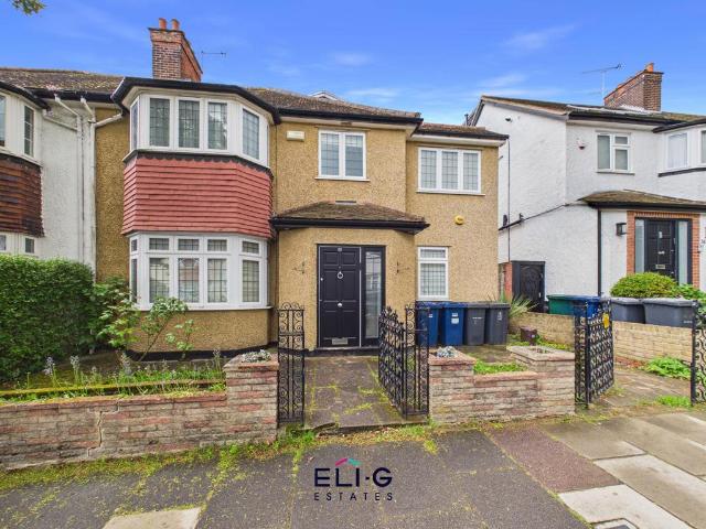 House for sale in Brent Cross, Greater London