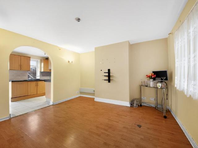 House for sale in Harlesden, Greater London