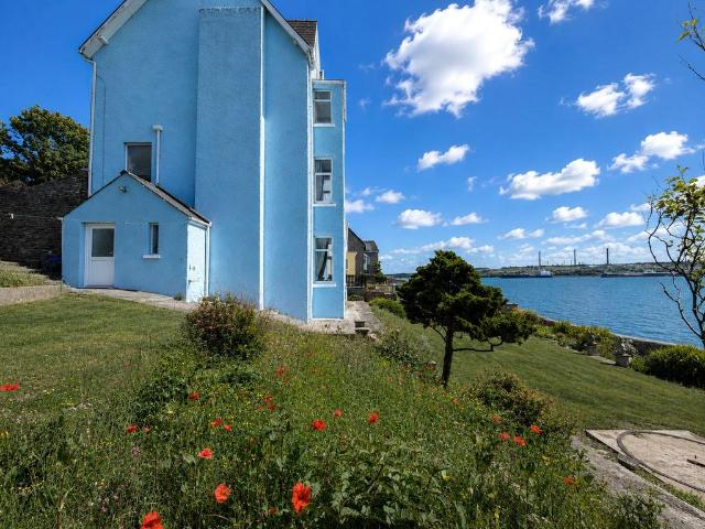 House for sale in Milford Haven, Wales