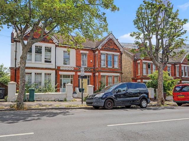 House for sale in Round Hill, Brighton & Hove