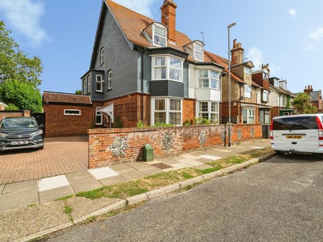 House for sale in Stokesby, Norfolk