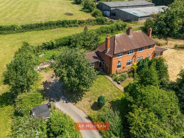 House for sale in Bromsgrove, Worcestershire