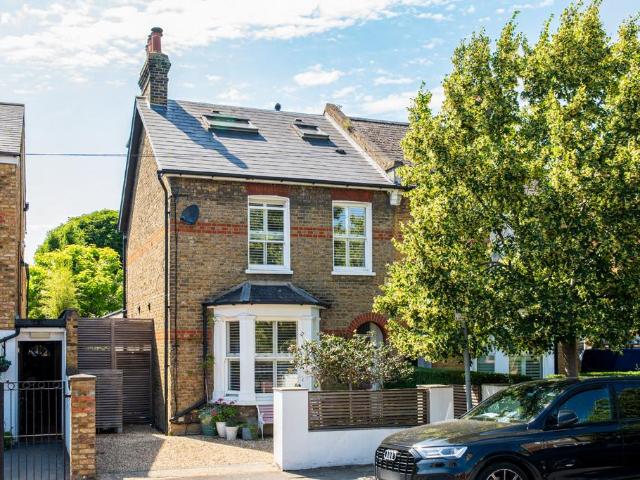 House for sale in London Borough of Merton, South Wimbledon