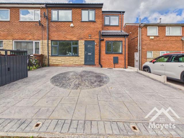House for sale in Queen's Park, Blackburn