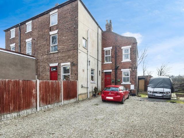 House for sale in Ferrybridge, West Yorkshire