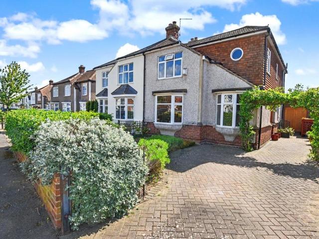 House for sale in Barnehurst, Greater London