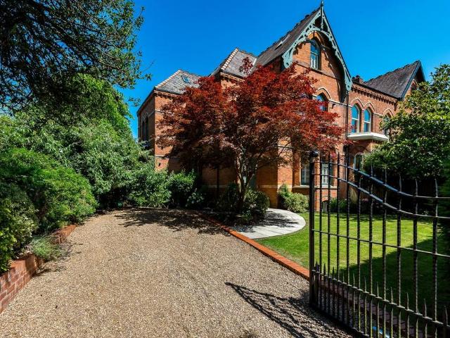 House for sale in Georgia, Greater Manchester