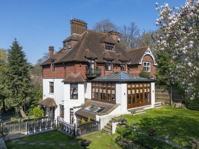 House for sale in North End, Greater London