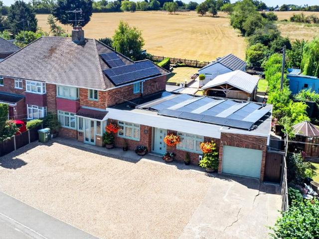 House for sale in Newton Longville, Buckinghamshire