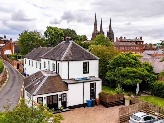 House for sale in Lichfield, Boley Park