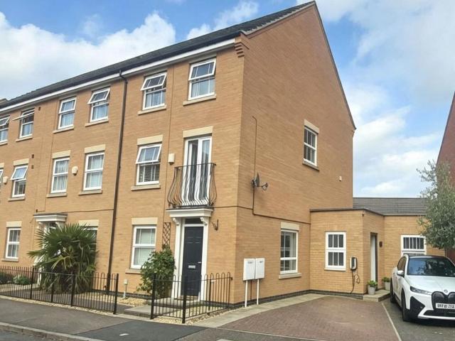 House for sale in Hampton Hargate, Peterborough