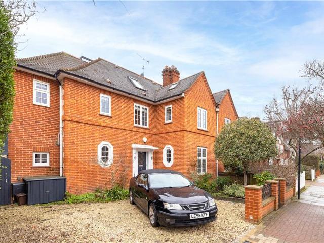 House for sale in Earlsfield, Greater London