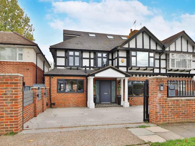 House for sale in Kingston Vale, Greater London