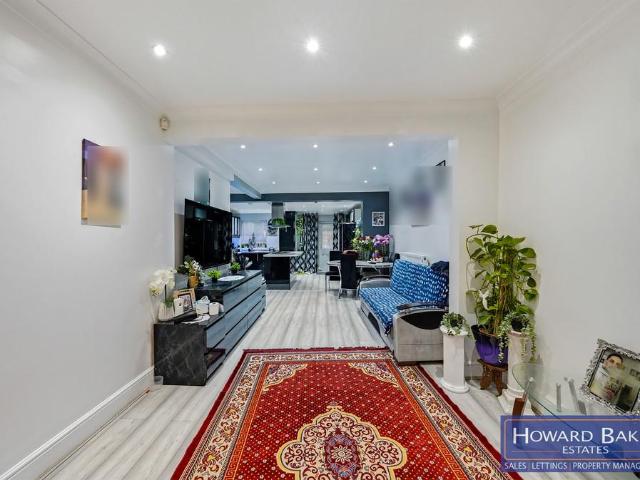 House for sale in Colindale, Greater London