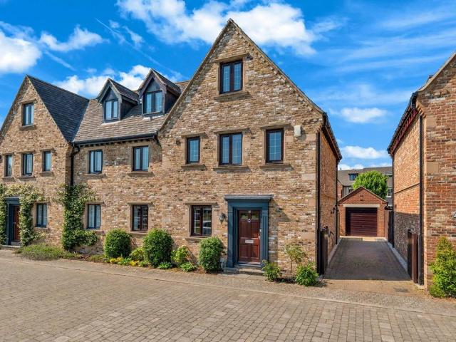 House for sale in Elmfield, Leicestershire