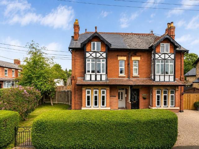 House for sale in Stonehouse, School House