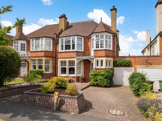 House for sale in Greater London