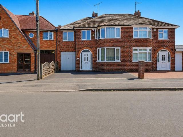 House for sale in Stanford On Avon, Leicestershire