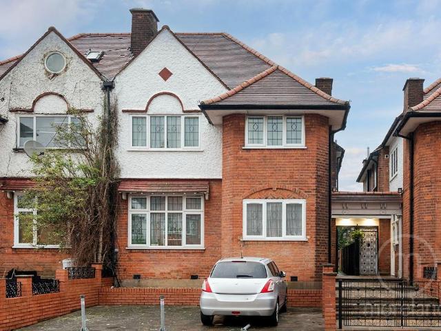 House for sale in Golders Green, Greater London