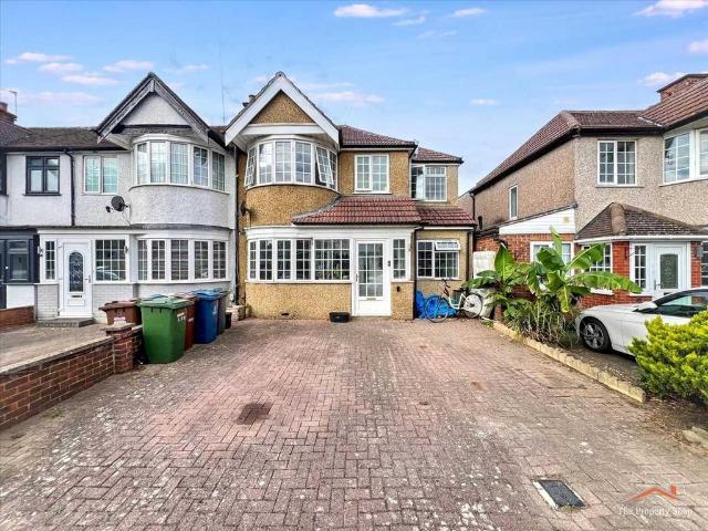 House for sale in Lane, Greater London