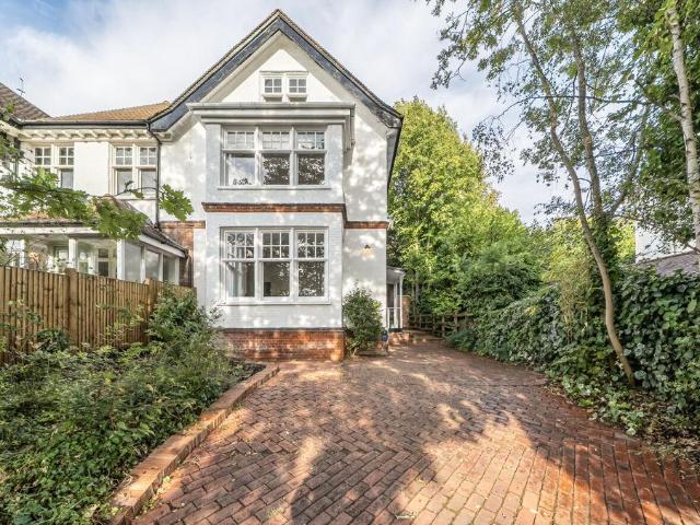 House for sale in London Borough of Croydon, Greater London