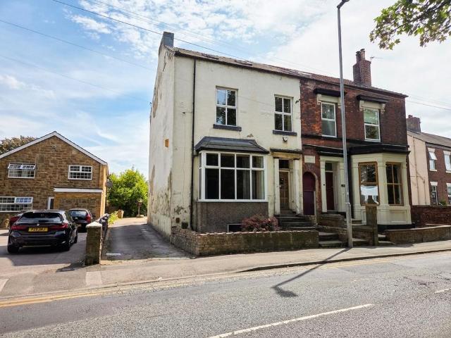 House for sale in Belle Isle, West Yorkshire